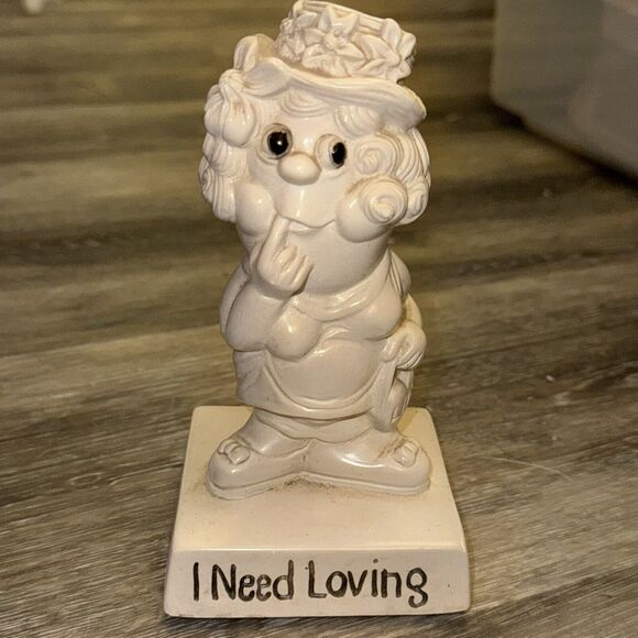 Vintage R & W Berries "I Need Loving"‎ Figurine 1970 - Picture 2 of 11